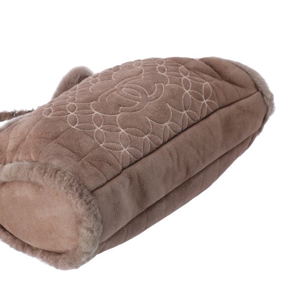 Chanel Chocolate Bar Shearling Suede Stitched CC Tote Dark Brown - Picture 4 of 7